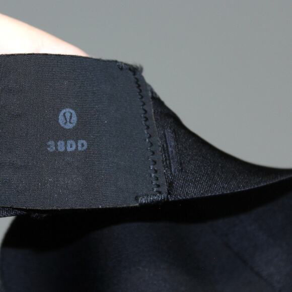 Lululemon Fine Form Sports Bra Black Size 38DD - Picture 4 of 4